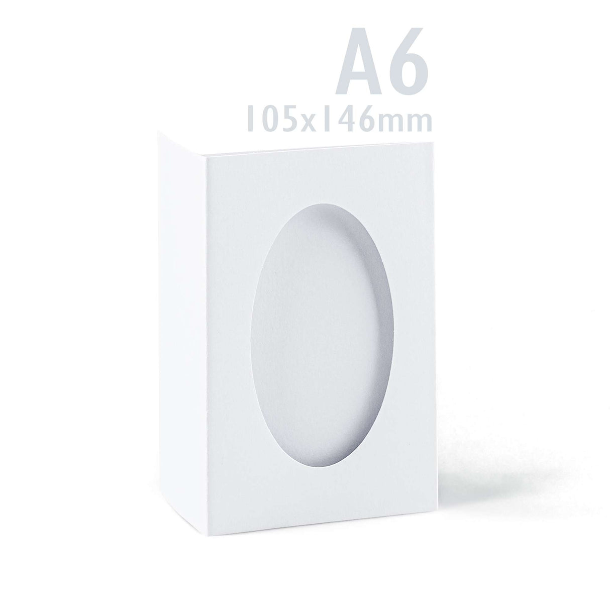 Biele trojité skladacie karty s oválnym výrezom – balenie