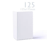 Biele karty a obálky s vlnitým okrajom – balenie